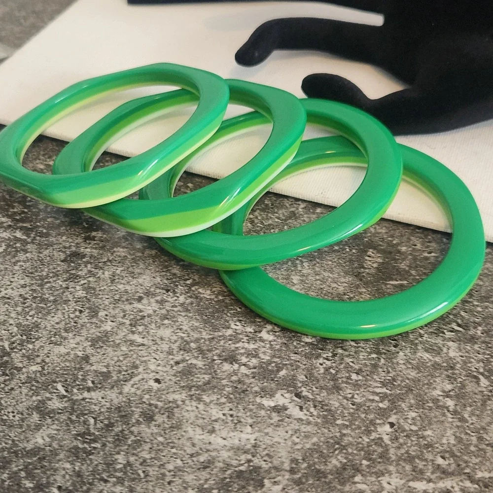 Green Resin acrylic Bangle Bracelet Set 4pc Round Wavy Scalloped Stackable Retro - Picture 13 of 14